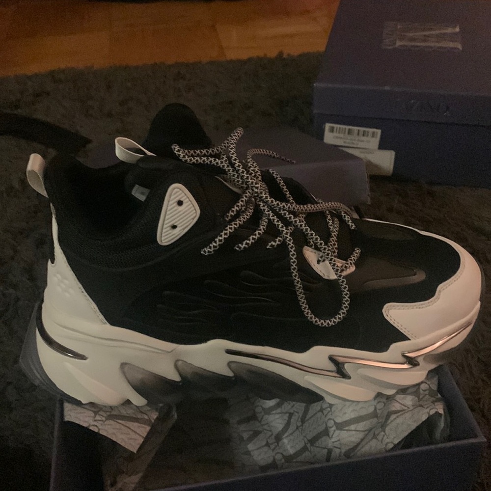 Brand New Mazino sneakers